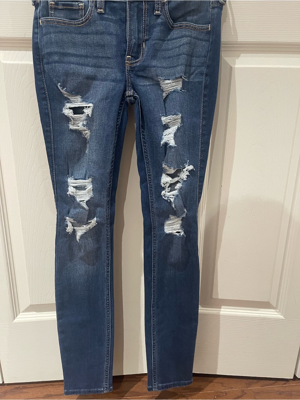 Hollister Distressed Dark Blue Skinny Jeans